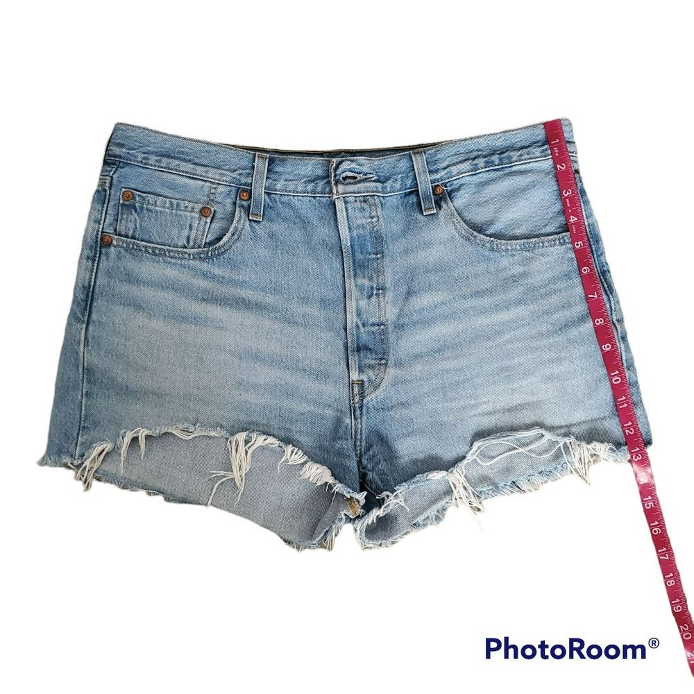 Levi's Premium Women's 501 Button Fly Cut-Off Denim Jean Short Blue Size W33 - Picture 12 of 12